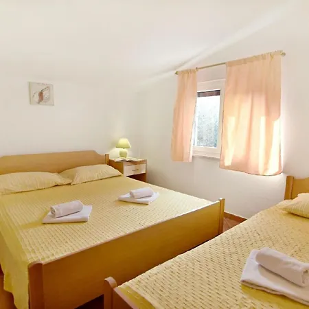 Apartament Mit Zwei Schlafzimmern In Strandnaehe In