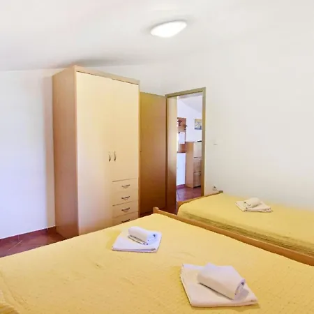 Mit Zwei Schlafzimmern In Strandnaehe In Apartamento *