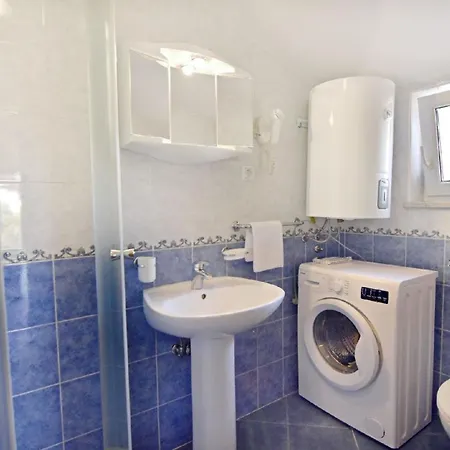 Mit Zwei Schlafzimmern In Strandnaehe In Apartamento *