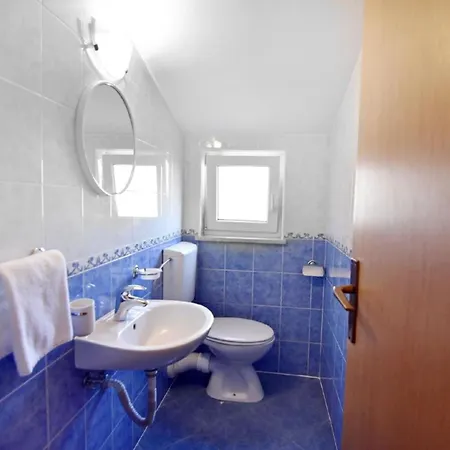 Apartamento Mit Zwei Schlafzimmern In Strandnaehe In *