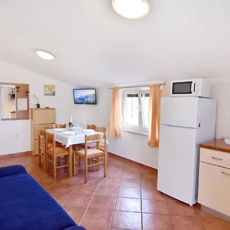 Mit Zwei Schlafzimmern In Strandnaehe In Apartamento Umag